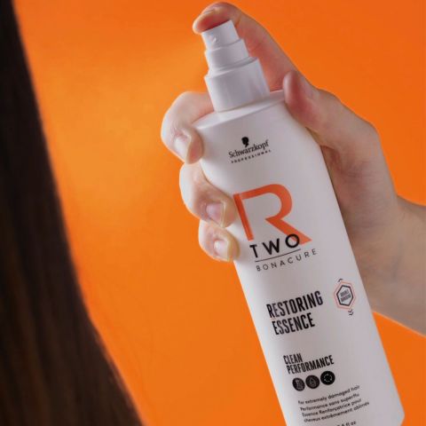 Schwarzkopf - R-Two - Restoring Essence & Rescuing Treatment 200 ml -. Kit